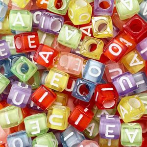 Micanga de Letras Vogais 6x6mm Luli L55 Pacote com 500g